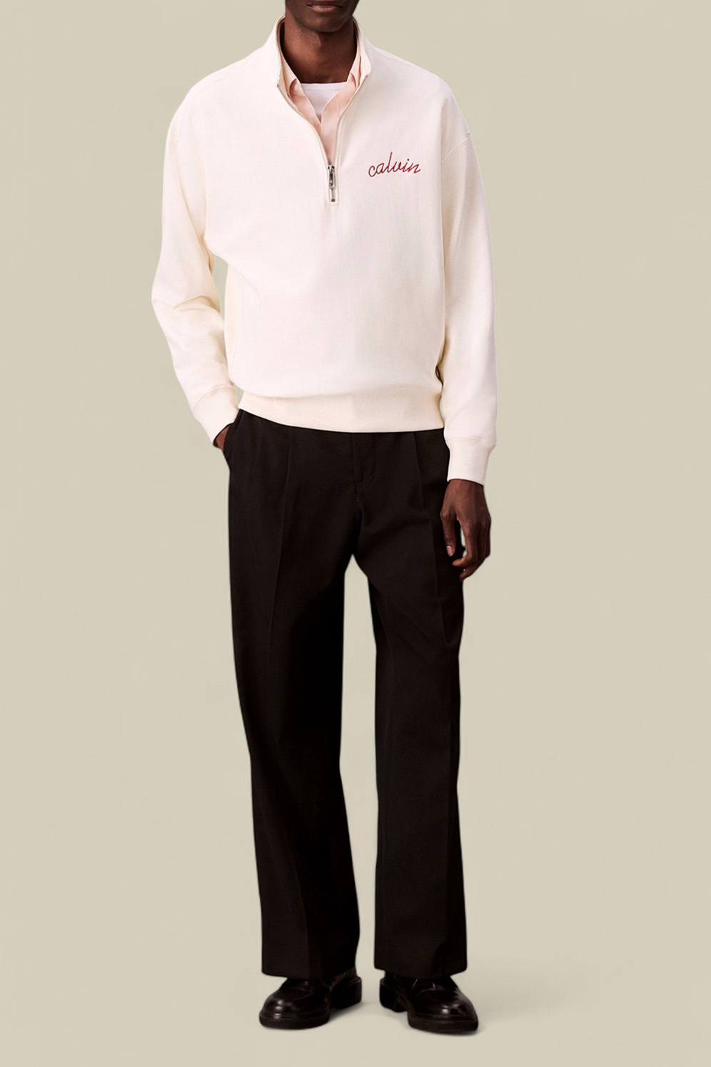 תמונת כל הלוק של סווטשירט